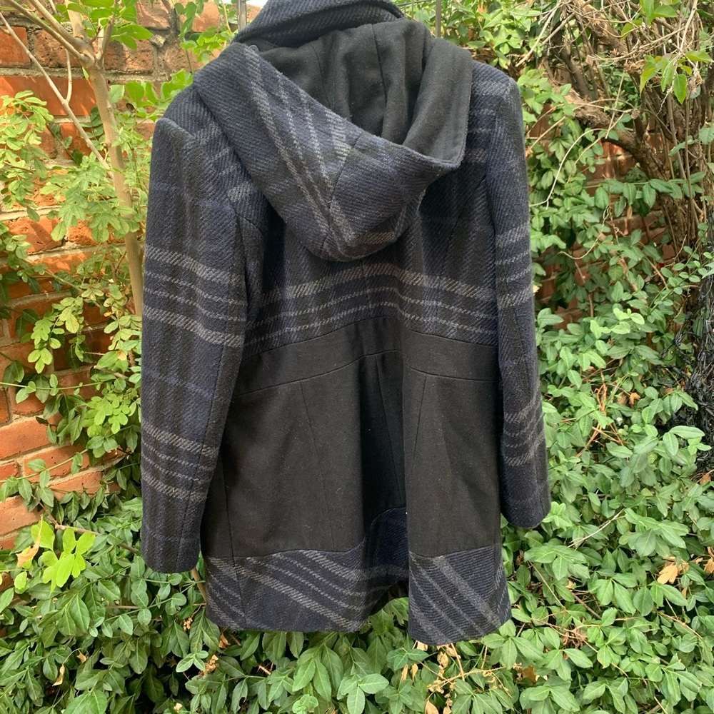 GUESS Jacket - Picture 2 of 6